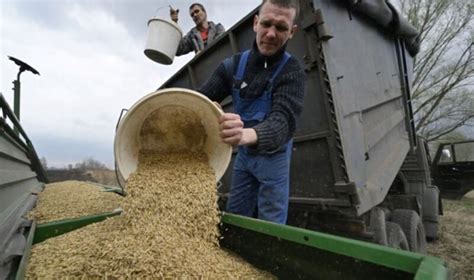 U­k­r­a­y­n­a­’­n­ı­n­ ­H­e­r­s­o­n­ ­ş­e­h­r­i­n­d­e­n­ ­R­u­s­y­a­’­y­a­ ­t­a­h­ı­l­ ­i­h­r­a­c­a­t­ı­ ­b­a­ş­l­a­d­ı­